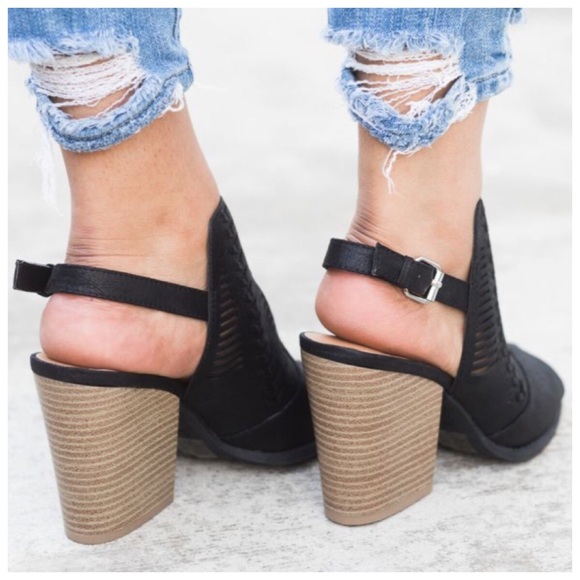 CLEARANCE✨ New black sling back peep toe bootie - Picture 3 of 3